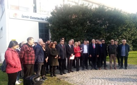 İZMİR EMEK VE DEMOKRASİ GÜÇLERİ 30. YILINDA GAZETECİ-YAZAR UĞUR MUMCU'YU ANDI