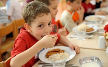 İZMİR'DE 79 BİN 355 ÖĞRENCİYE ÜCRETSİZ YEMEK