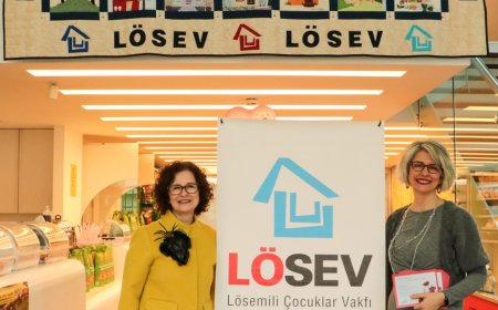 40 KIRKYAMA SANATÇISINDAN LÖSEV'E 25.YIL ANI ÖRTÜSÜ