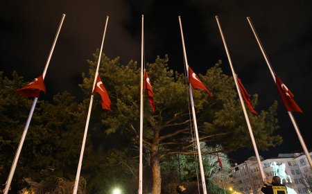 7 GÜN SÜREYLE MİLLİ YAS İLAN EDİLDİ