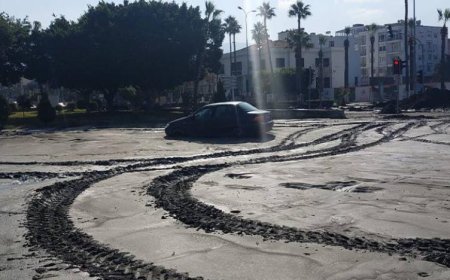 İSKENDERUN'DA YÜKSELEN DENİZ SULARI ,ÇEKİLDİ YERİNE ÇAMUR KALDI