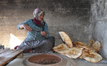 KARSLI KADINLARDAN 1 TIR DOLUSU TANDIR EKMEĞİ