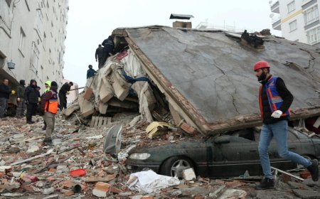 PROF.DR. AHMET ERCAN'DAN DEHŞET VERİCİ TAHMİN: GÖÇÜK ALTINDA 155 BİN KİŞİ VAR..