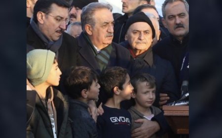 İYİ PARTİLİ DİKBAYIR,O FOTOĞRAFA TEPKİ GÖSTERDİ:VİCDANSIZLAR