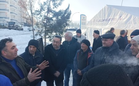 MANİSALI ŞAİR VE DOSTLARINDAN DEPREM BÖLGESİNE YARDIM