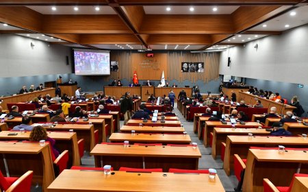 İZMİR BÜYÜKŞEHİR BELEDİYESİ'NDEN DEPREM BÖLGESİNDEKİ ÇİFTÇİLERE YEM DESTEĞİ