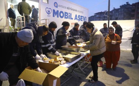 ANTALYA BÜYÜKŞEHİR BELEDİYESİ 10 GÜNDÜR DEPREMZEDELERİN YANINDA