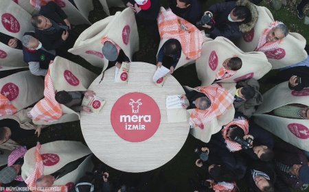 MERA İZMİR'İN ÇOBANLARI DA DEPREMZEDELERİN YANINDA