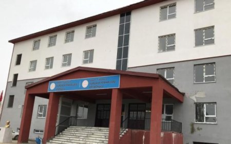 HAKKARİ'DE RİSK TAŞIYAN 3 OKUL TAHLİYE EDİLDİ