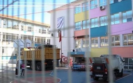 YIKILAN OKULUN ÖĞRENCİLERİNİN NAKLEDİLDİKLERİ OKUL DA DEPREME DAYANIKSIZ ÇIKTI