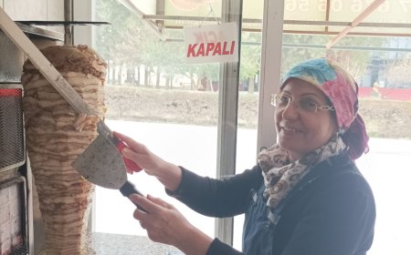 DÖNERCİ LEYLA ABLA