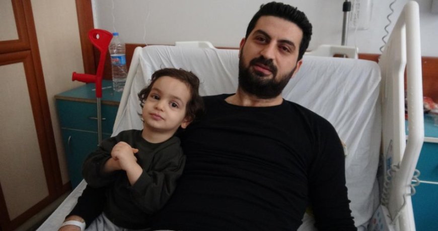 AİLESİNİ ÇIKARDI,KENDİSİ SON ANDA YARALI KURTULDU