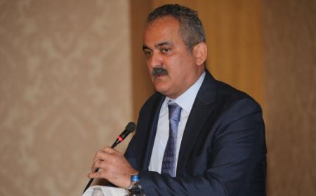 BAKAR ÖZER :10 İLDEN 202 BİN 817 ÖĞRENCİNİN NAKİL İŞLEMİ GERÇEKLEŞTİRDİ.