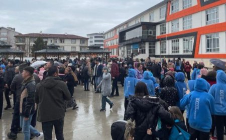 BOLU'DA 4,8 BÜYÜKLÜĞÜNDE DEPREM
