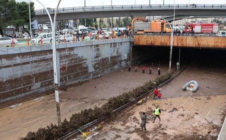 URFA'DA SU ALTINDA KALAN KAVŞAĞIN MÜTEAHHİDİ MARAŞ'A AFET KONUTU İNŞA EDECEK