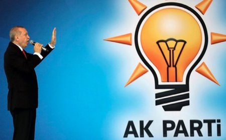 İKTİDARIN GEMİSİ SU ALIYOR