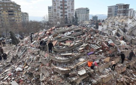 DEPREM BÖLGESİNDEKİ ŞEBEKE SORUNUNDA BTK ALTYAPIYI SUÇLADI: BAZ İSTASYONLARINDAN KAYNAKLANMADI