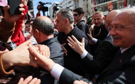 KILIÇDAROĞLU'NA KONYA'DA YOĞUN İLGİ: KALABALIK NEDENİYLE ESNAF ZİYARETİ İPTAL EDİLDİ