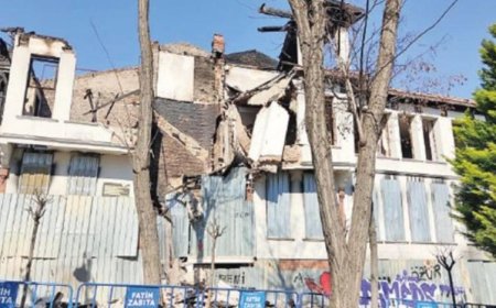 TÜGVA'YA TAHSİS EDİLEN TARİHİ BİNA HARABEYE DÖNDÜ