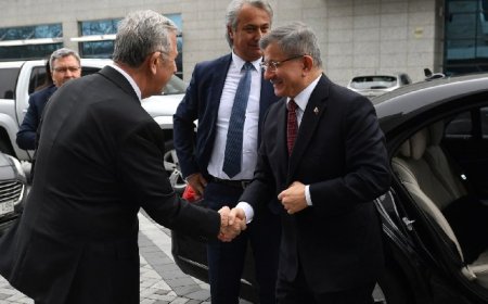 AHMET DAVUTOĞLU, MANSUR YAVAŞ'I ZİYARET ETTİ