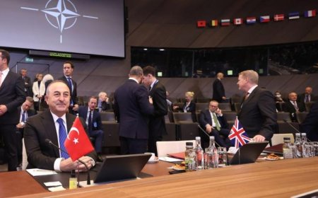 ÇAVUŞOĞLU'NDAN SURİYE İLE DÖRTLÜ GÖRÜŞME AÇIKLAMASI: 'RUSYA'DAN DAVET BEKLİYORUZ'