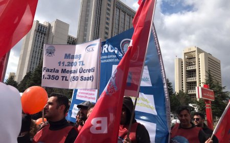 SGK ÇALIŞANLARI YİNE İŞ BIRAKTI: 'TALEPLERİMİZİ İÇEREN BİR TORBA YASA BEKLİYORUZ'