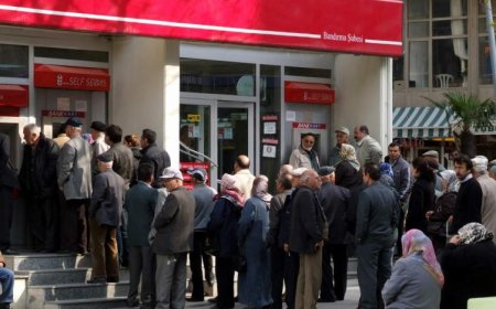 EMEKLİ MAAŞ VE İKRAMİYELERİ BUGÜN ÖDENMEYE BAŞLAYACAK