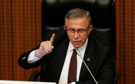 MANSUR YAVAŞ'TAN AKP'Lİ MECLİS ÜYESİNE: HIRSIZLARA BAĞIRIRIM