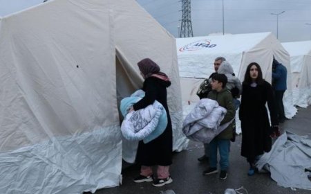 'ÖĞRENCİLERDEN TOPLANAN DEPREM BAĞIŞLARI VAKIFLARA AKTARILDI'