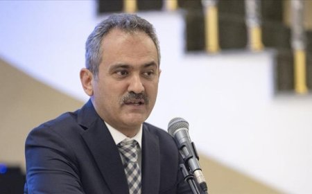 BAKAN ÖZER: 12. SINIFLARA DEVAMSIZLIKTAN KALMAK YOK