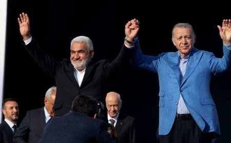 MHP'DEN 'HÜDAPAR' YORUMU: DEVLETLE, CUMHURİYETLE BARIŞIK