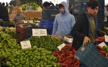 TÜRK-İŞ VERİLERİ: AÇLIK SINIRI 10 BİN 373 TL’YE, YOKSULLUK SINIRI 33 BİN 788 TL’YE YÜKSELDİ