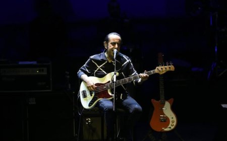 SANATÇI ÖZKAN UĞUR SON YOLCULUĞUNA UĞURLANIYOR