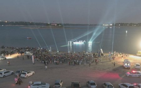 Altın Koza kapsamında göl üzerinde konser