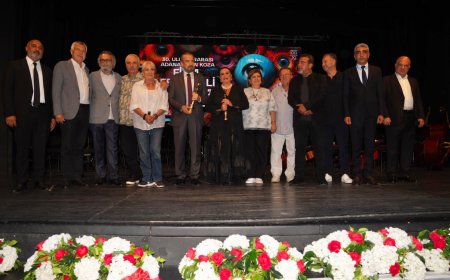 ALTIN KOZA’DA ONUR ÖDÜLLERİ PERRAN KUTMAN VE CİHAN ÜNAL’A VERİLDİ