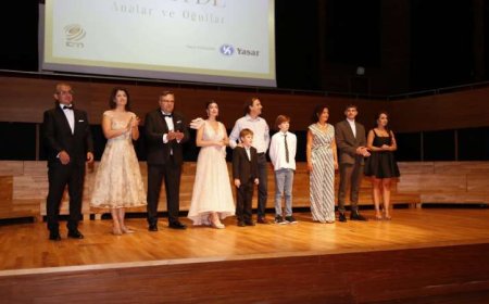 ‘Zübeyde, Analar ve Oğullar’ filminin İzmir galası yapıldı