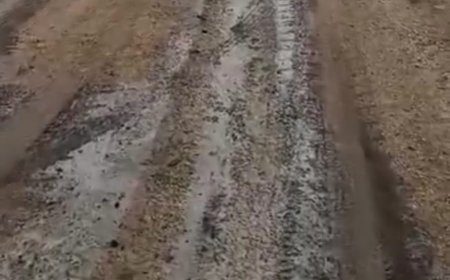 MUHTAR KÖY YOLLARI İÇİN YÜRÜDÜ.