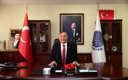 CUMHURİYET HUKUKUN, BİLİMİN, ÖZGÜRLÜĞÜN, BİREY OLMANIN YOLUDUR