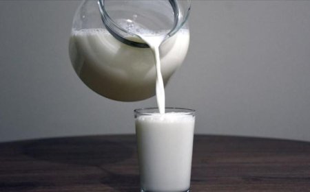 Çiğ süte zam geldi, raflardaki fiyatlara yansıdı