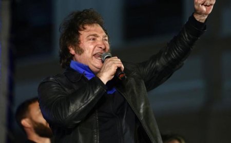 Arjantin'de yeni devlet başkanı aşırı sağcı aday Milei oldu