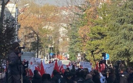 Ankara'da DEM Parti binası önünde provokasyon girişimi