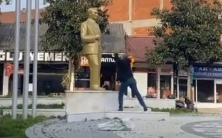 Sakarya'da Atatürk heykeline balyozlu saldırı