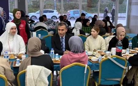 GÖNÜLLÜ GENÇLER İFTARDA BULUŞTU