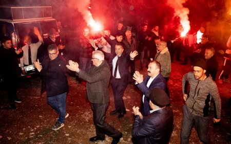 CHP İl Genel Meclis Üyesi Adayları Meşaleler İle Karşılandı