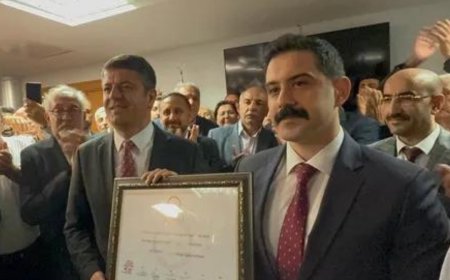 CHP 47 yıl sonra kazanmıştı: Abdurrahman Tutdere mazbatasını aldı