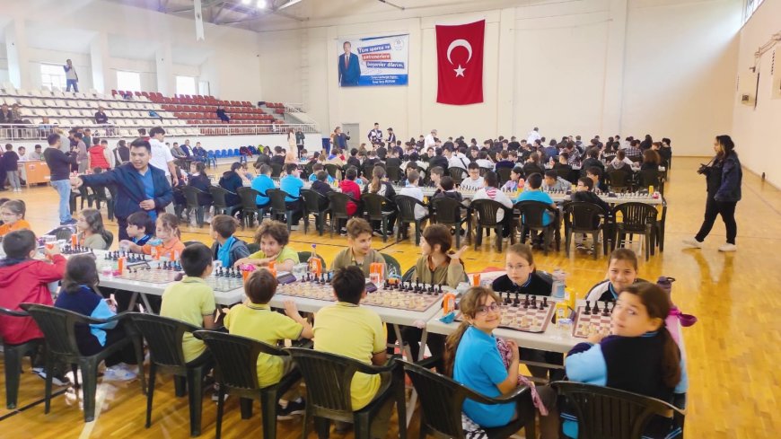 Nallıhan Gençlik Ve Spor İlçe Müdürlüğü Satranç Turnuvası Düzenledi