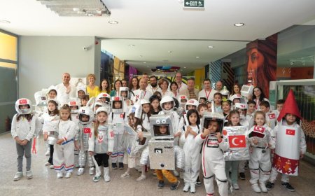 MİNİK ASTRONOTLAR KOSTÜMLERİNİ TASARLADILAR