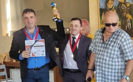 Manisalı Şair Aytekin Karapaça, Adnan Karaloji Şiir Festivali'nde 4 Ödül Birden Kazandı