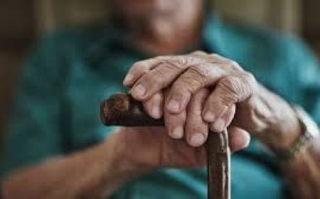 Yaşlılık Kokusu: Neden Olur ve Nasıl Önlenir?