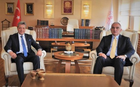 BAŞKAN YILDIZ, BAKAN ERSOY'A TURİZM ELÇİSİ BERATI TAKDİM ETTİ